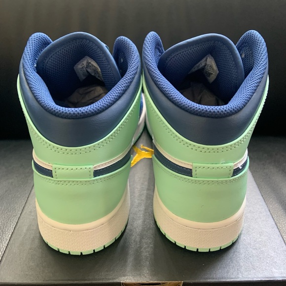 ⛔️ S O L D ⛔️ — Jordan 1 Mid MINT FOAM (GS) — 7Y - Picture 4 of 8